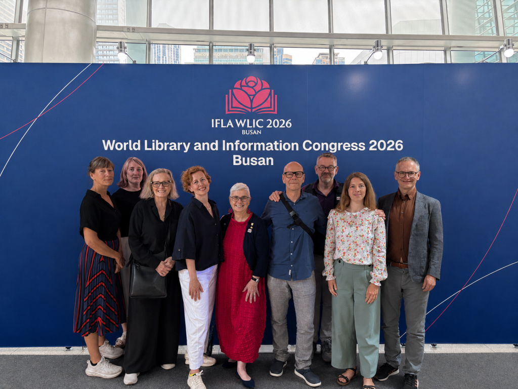 Association leaders at a dinner during the IFLA World Library and Information Congress.